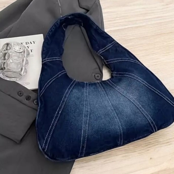 Last One!NEW!  Trendy Half-Moon Denim Bag – Stylish, Spacious & Comfy sz medium - Picture 7 of 10